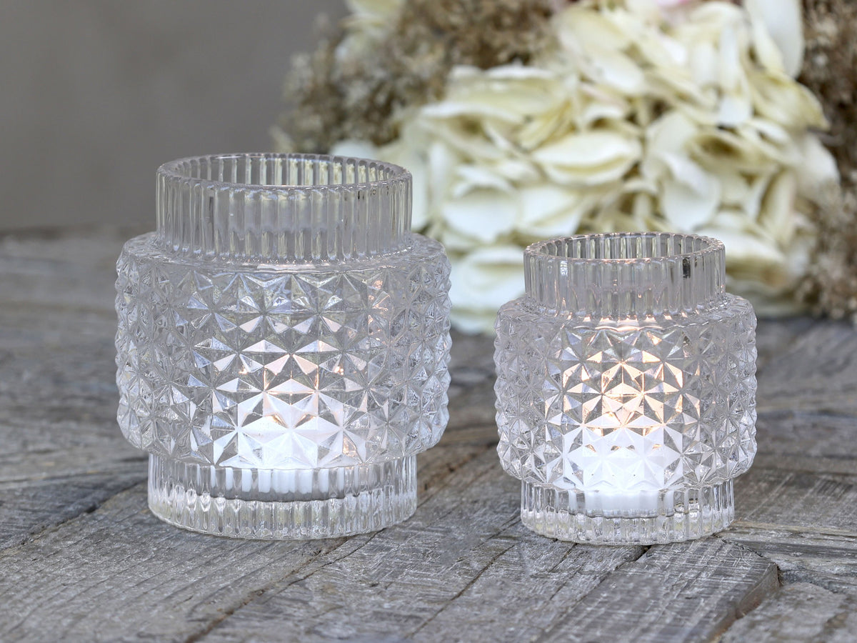 Teelichthalter aus Glas mit Muster, 8 cm hoch