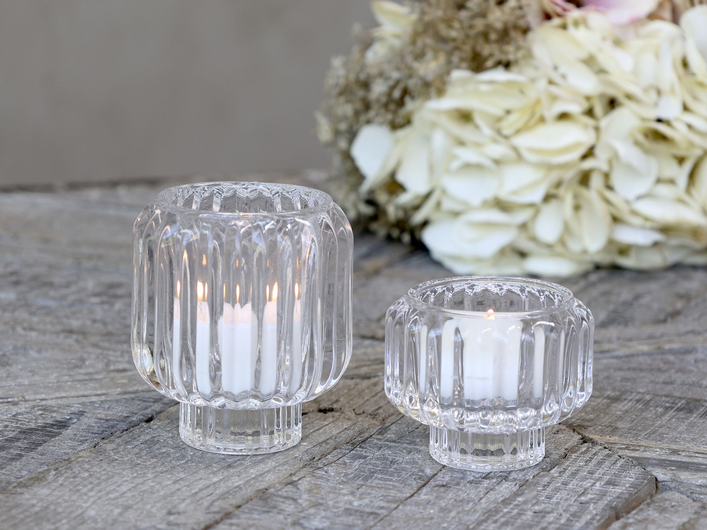 Teelichthalter aus Glas mit Rillen, 9 cm hoch