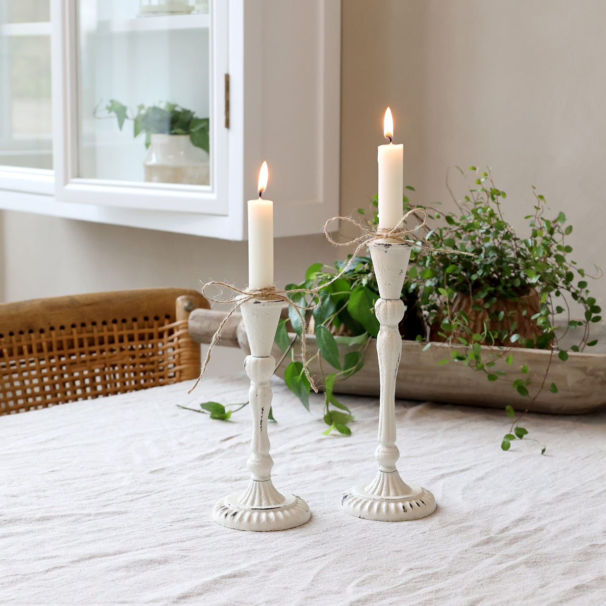 Kerzenständer aus Eisen, Antique Creme, 23 cm hoch