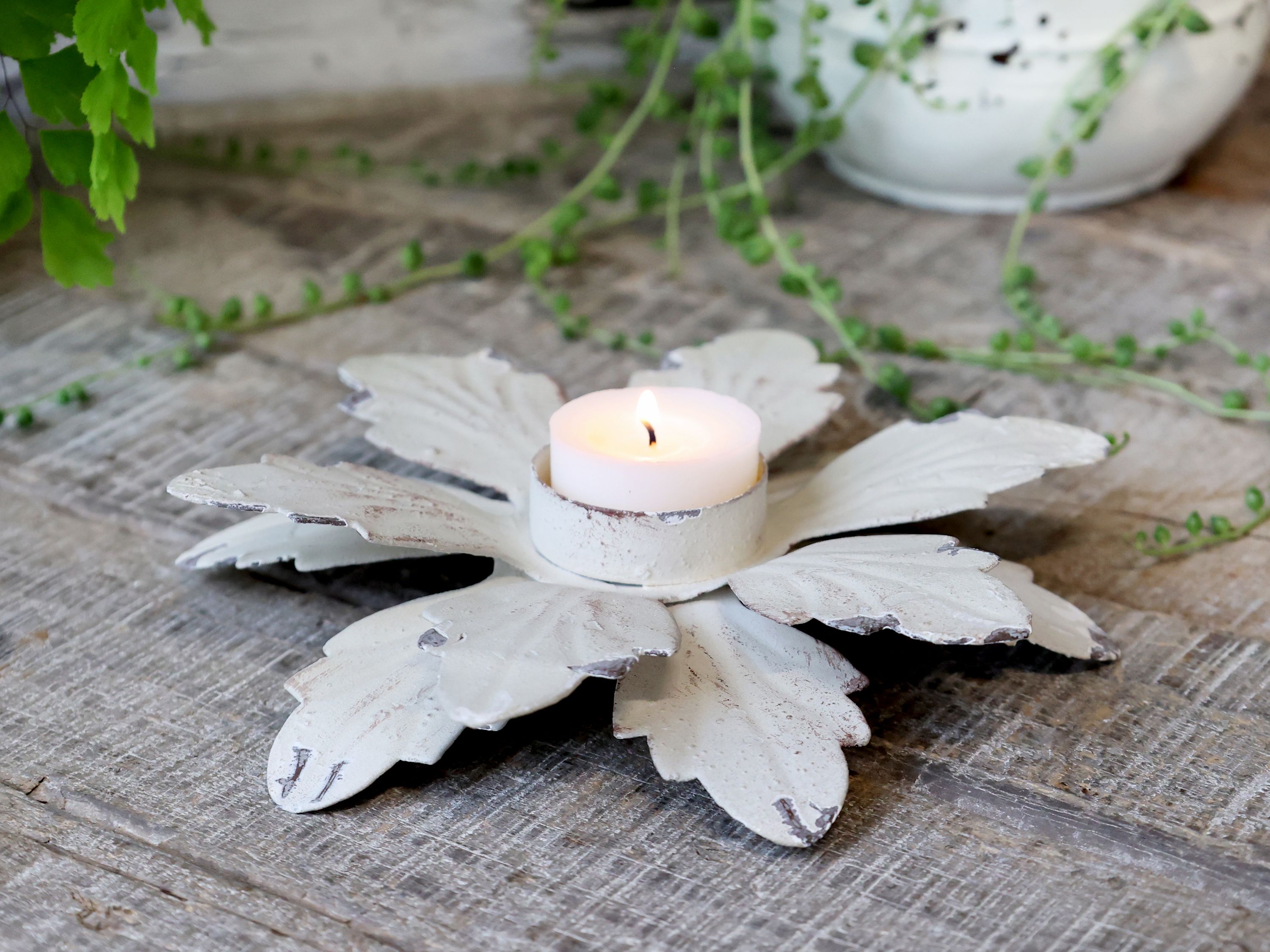 Teelichthalter mit Blumen, Eisen, antik creme, 17 cm