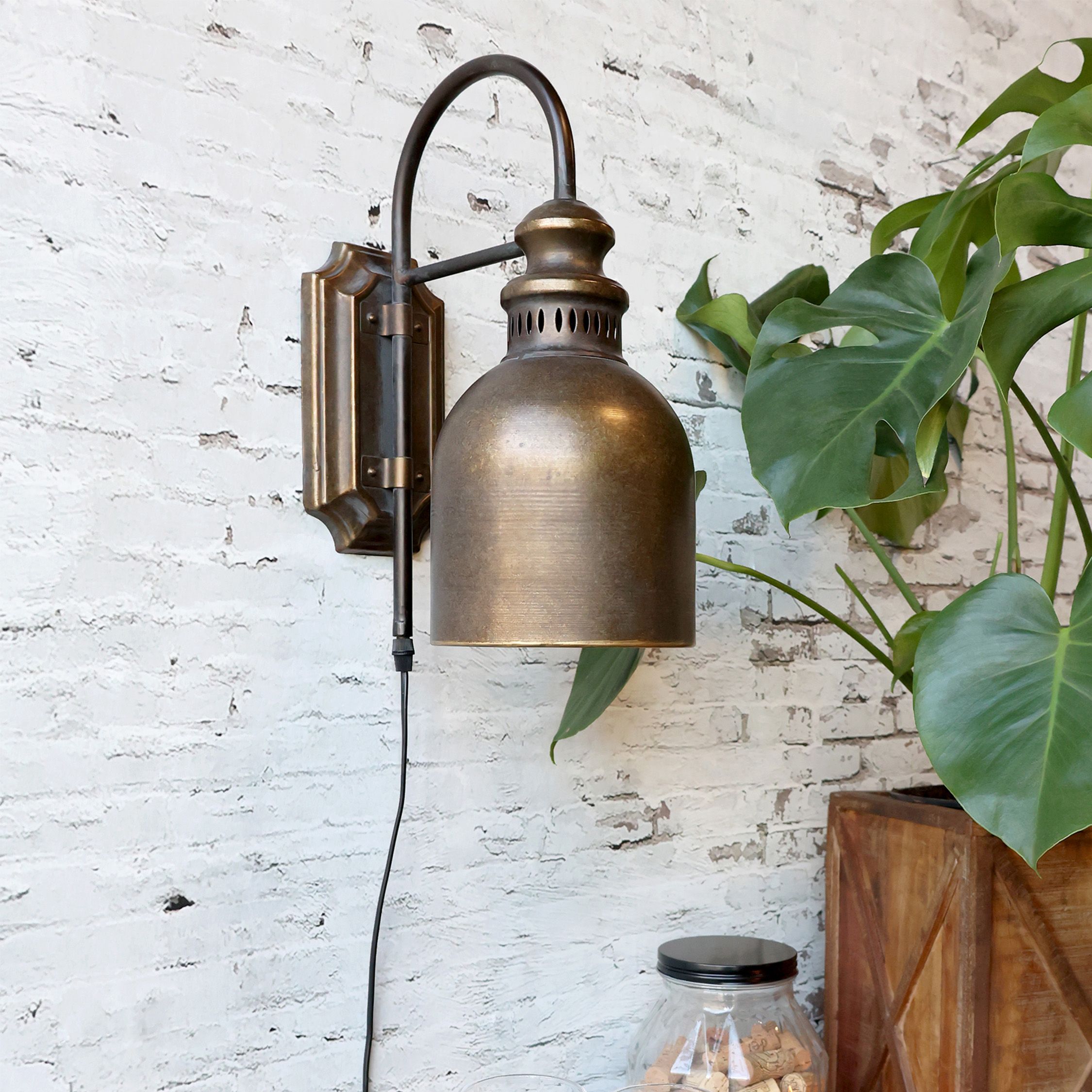 Lampe für Wand aus Eisen in Antik-Messing, 38 cm hoch