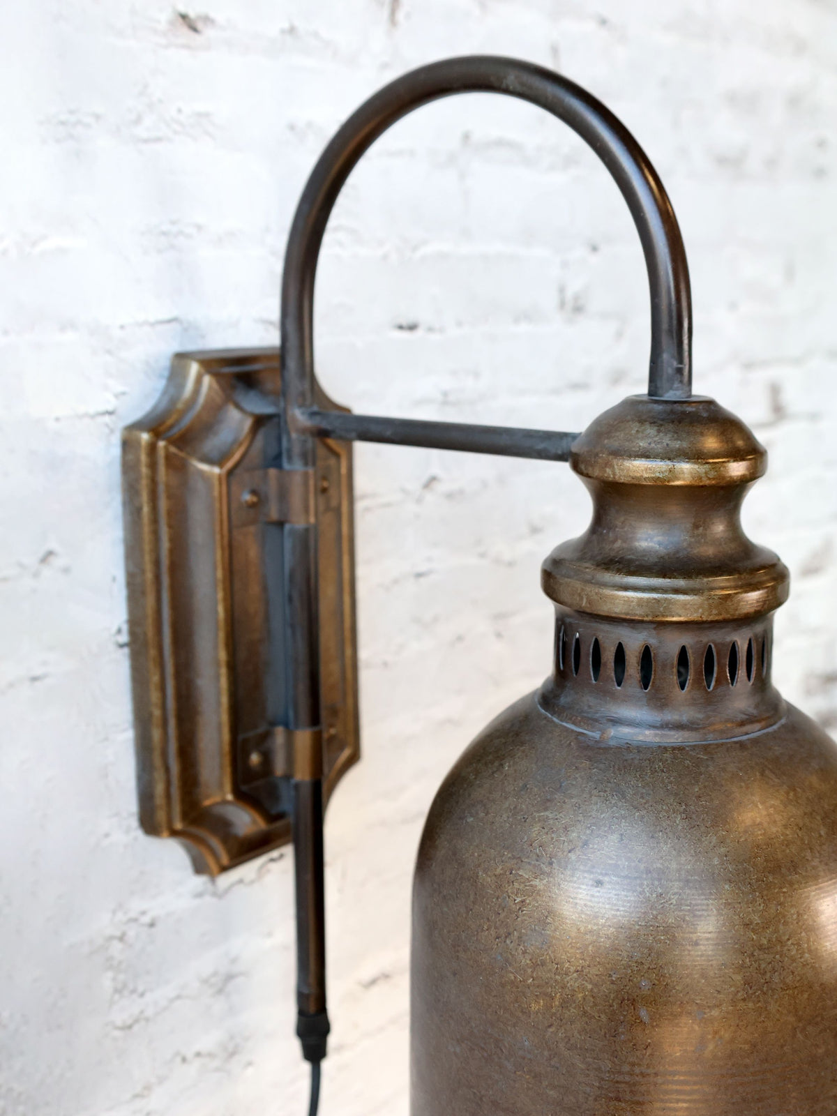 Lampe für Wand aus Eisen in Antik-Messing, 38 cm hoch