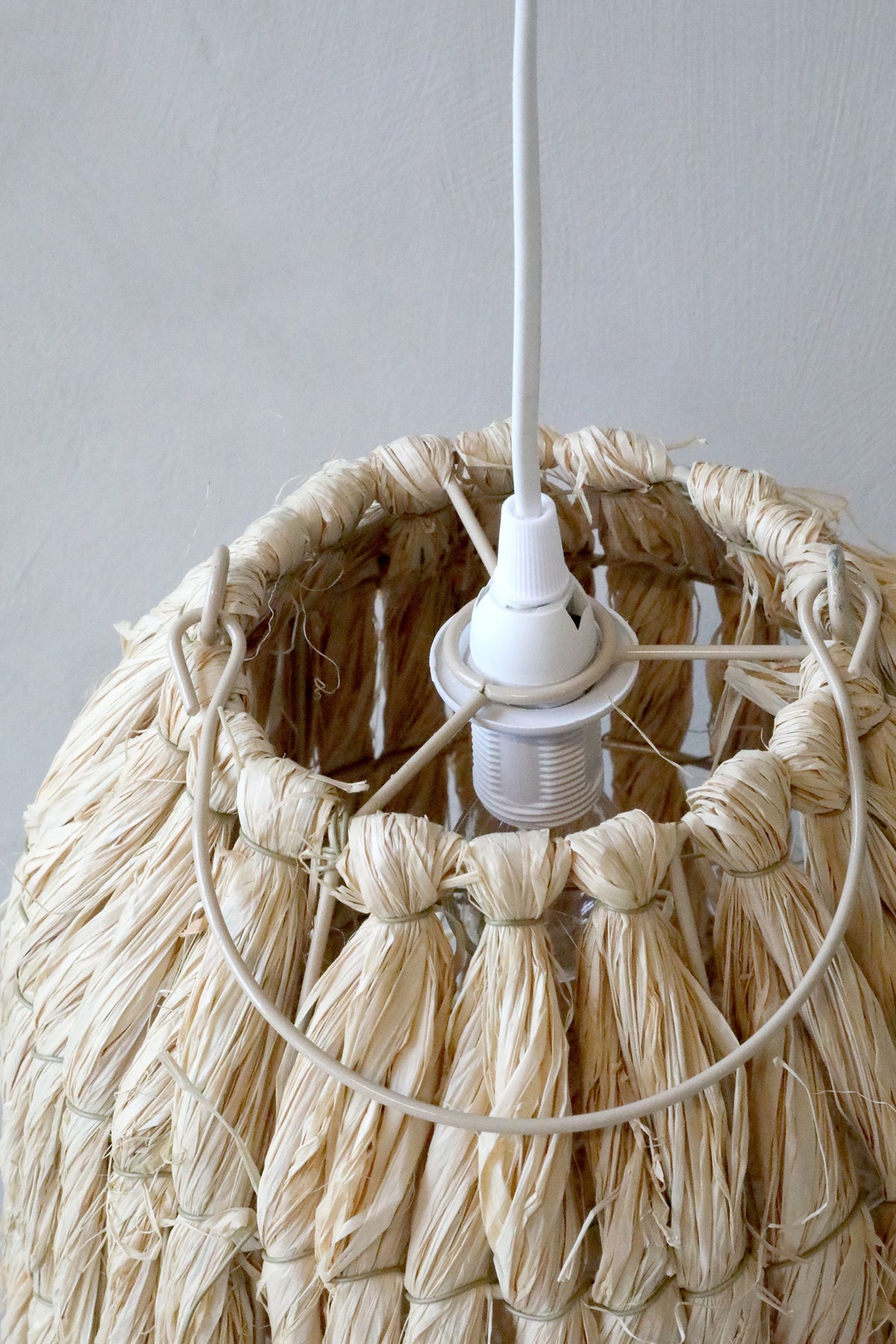 Lampenschirm geflochten aus Raffia, 32 cm hoch, natur