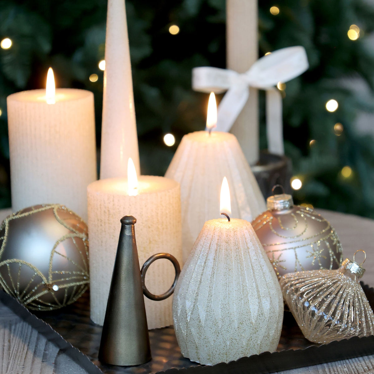 Stumpenkerze Diamant mit Glitzer, 12 cm hoch, creme