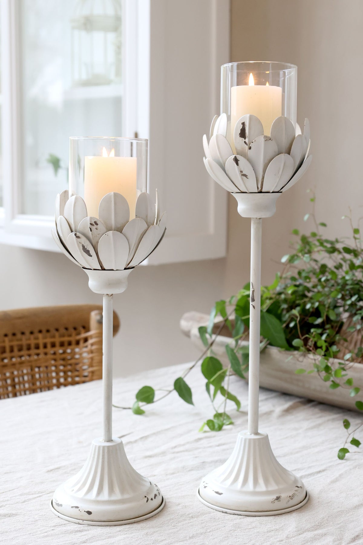 Windlicht auf Fuß mit Glas, 36,5 cm hoch, antique creme