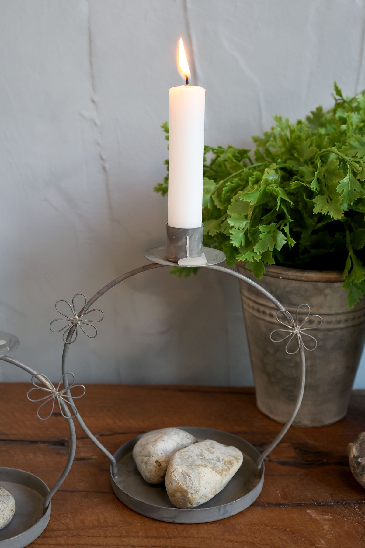 Kerzenständer mit Blumen, Antique Zink, 14 cm hoch