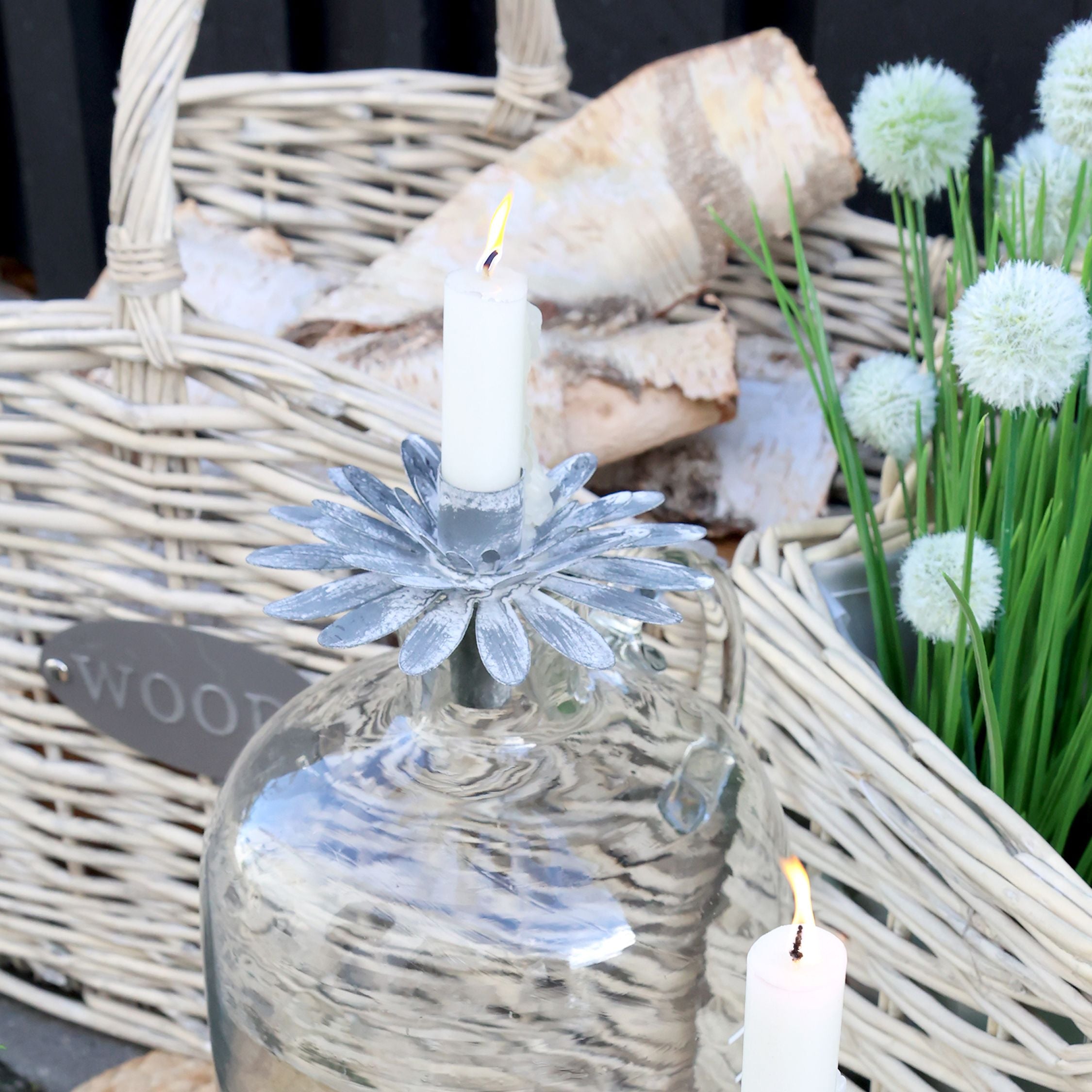 Kerzenhalter mit Blumen, antik Zink, 13 cm Durchmesser