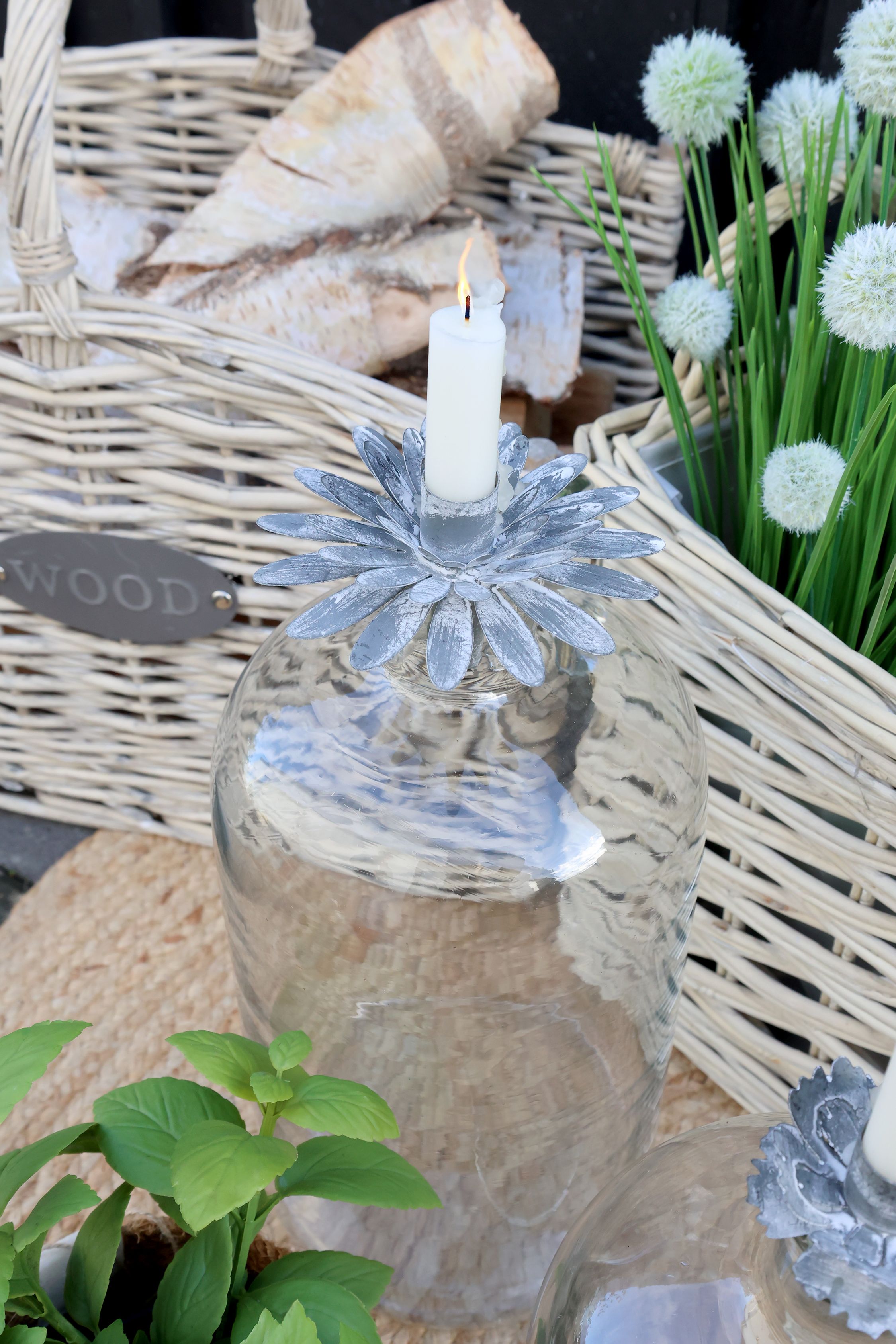 Kerzenhalter mit Blumen, antik Zink, 13 cm Durchmesser
