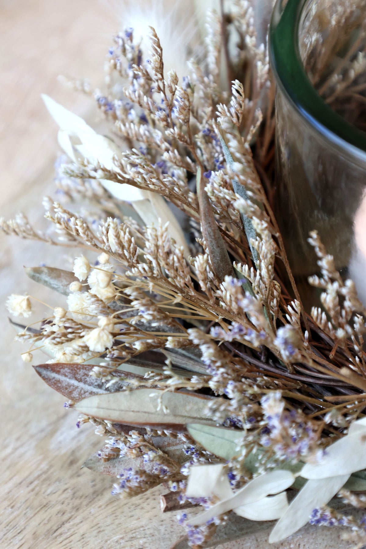 Windlicht aus Glas mit Blumenkranz, 18 cm Durchmesser