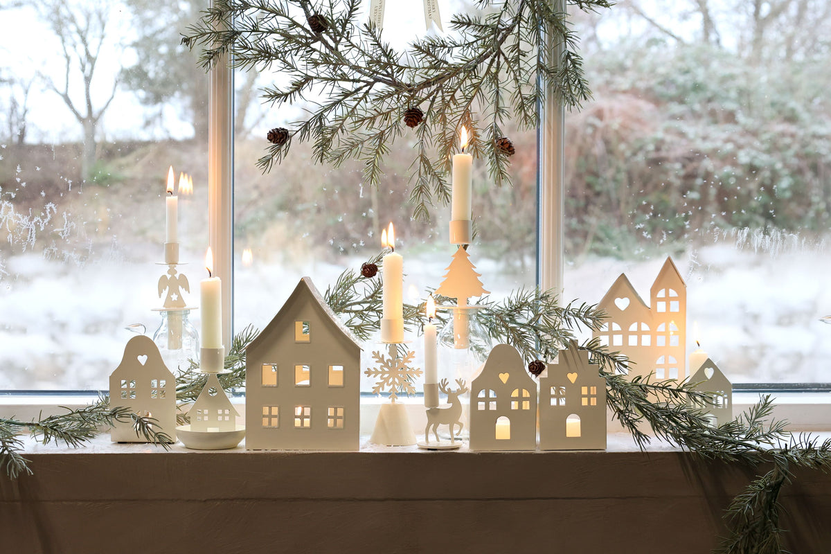 Kerzenständer mit Haus aus Eisen, 10 cm hoch, creme