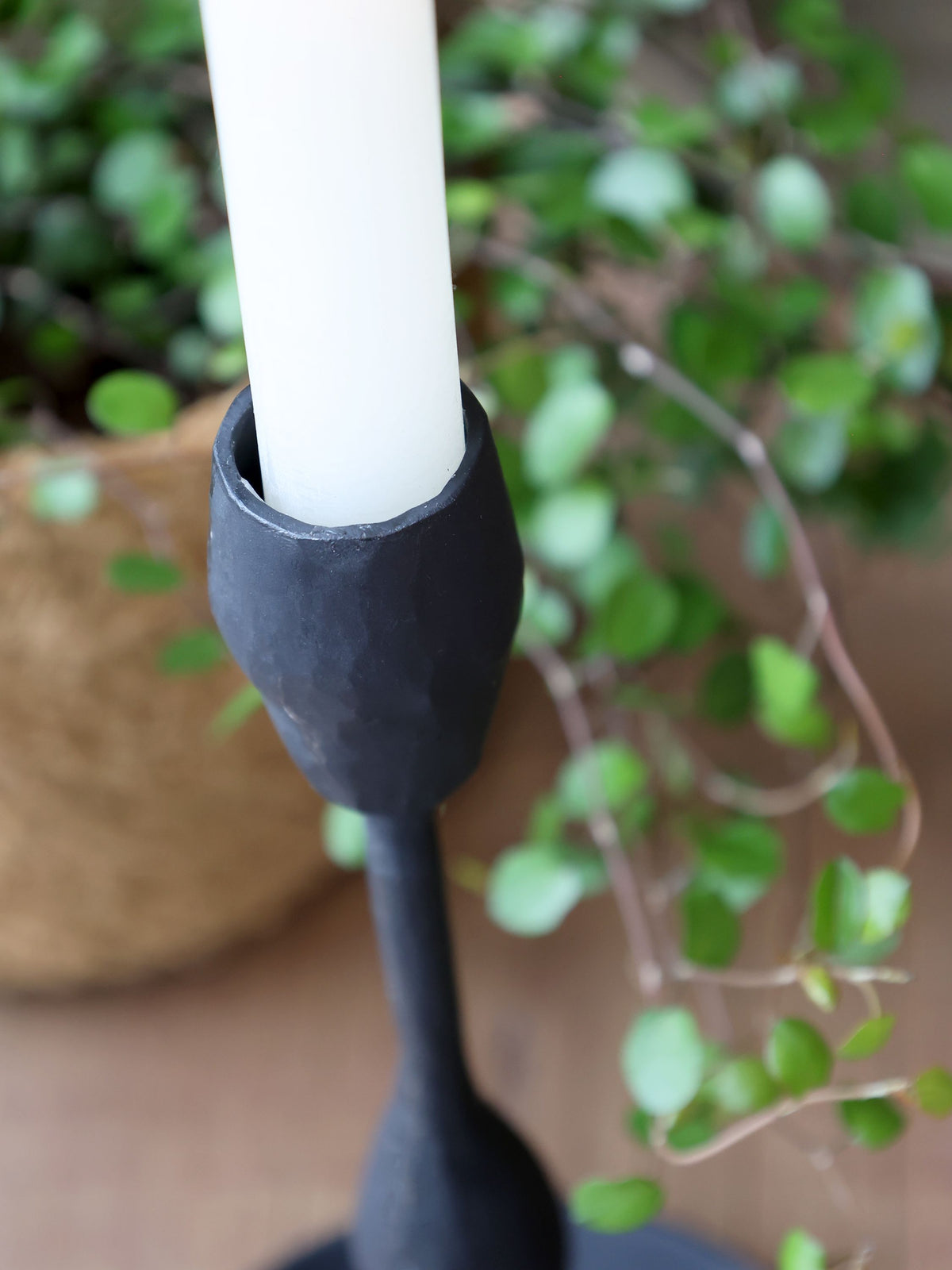 Kerzenständer aus Eisen, antik schwarz, 21 cm hoch