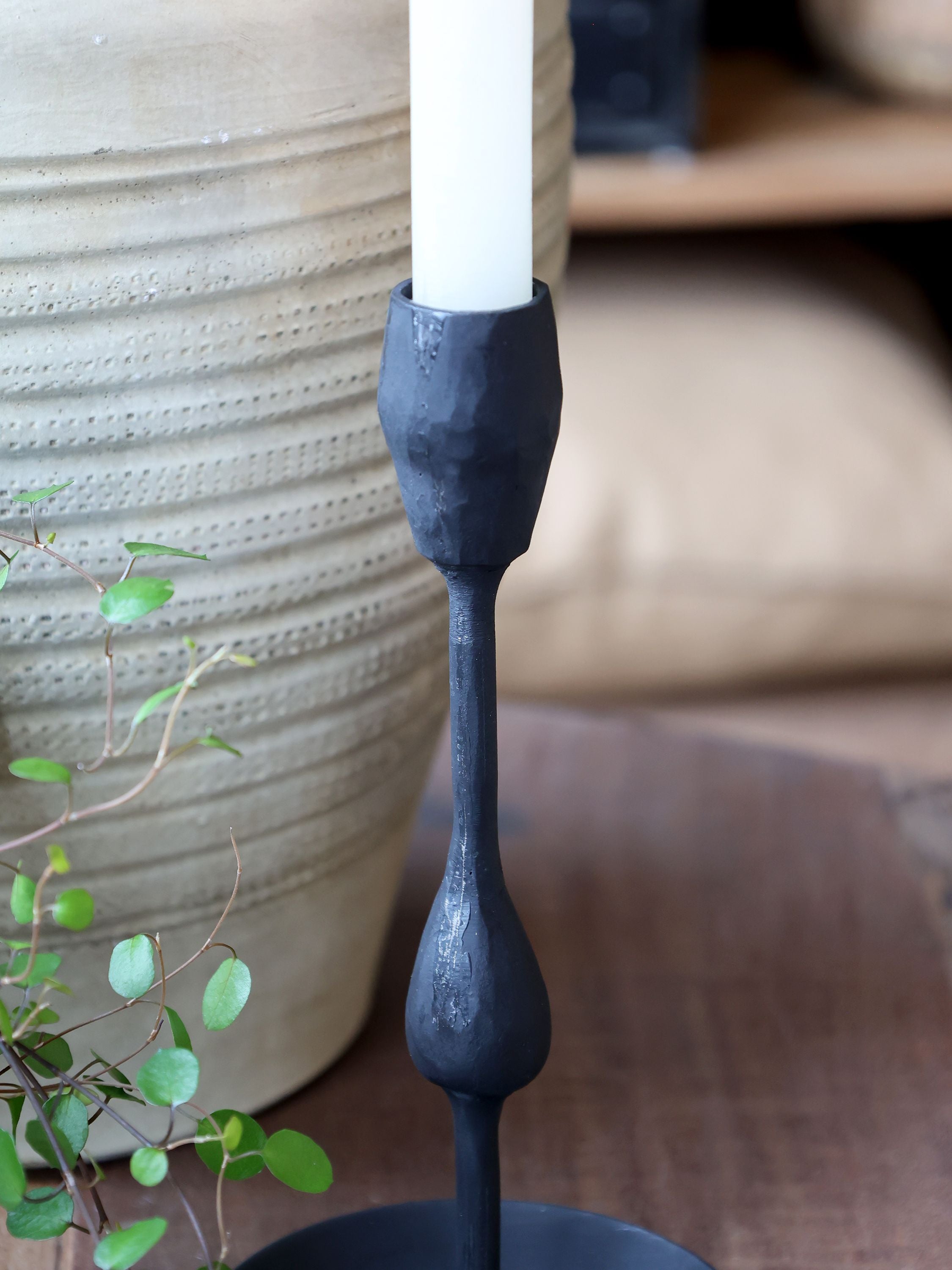 Kerzenständer aus Eisen, antik schwarz, 31 cm hoch