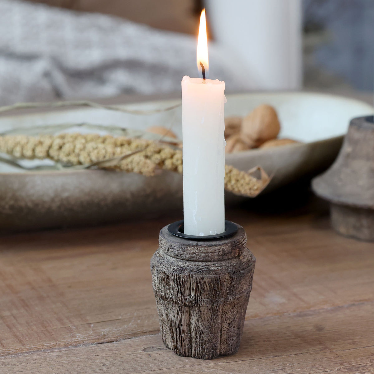 Kerzenständer aus Mangoholz und Eisen, natur