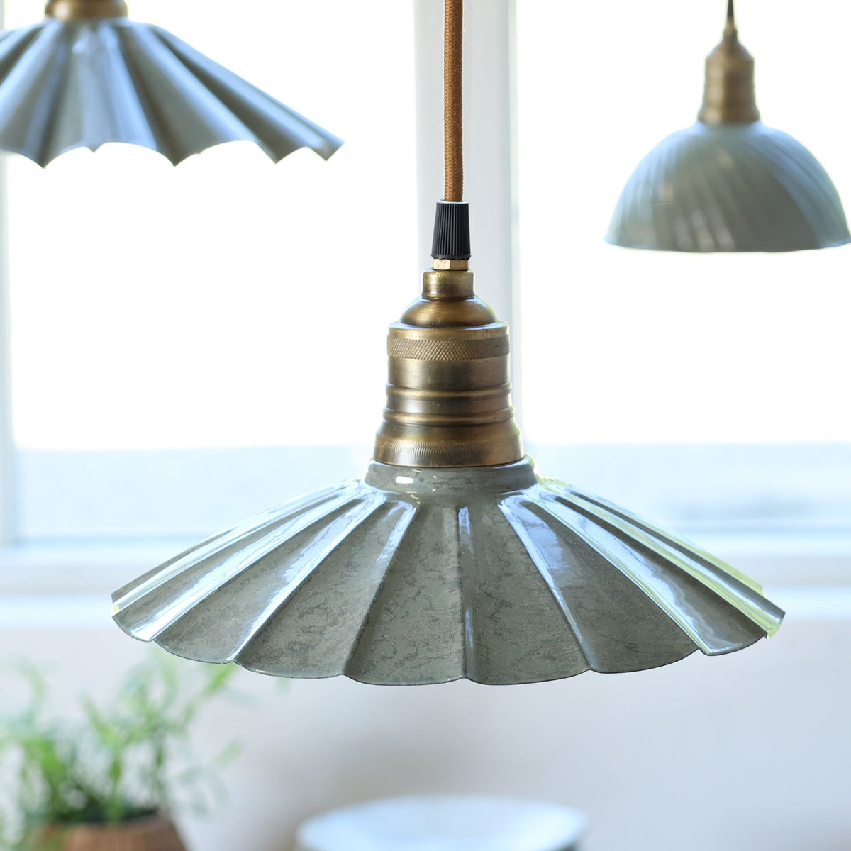 Lunel Lampe aus Emaille, opal, 24 cm