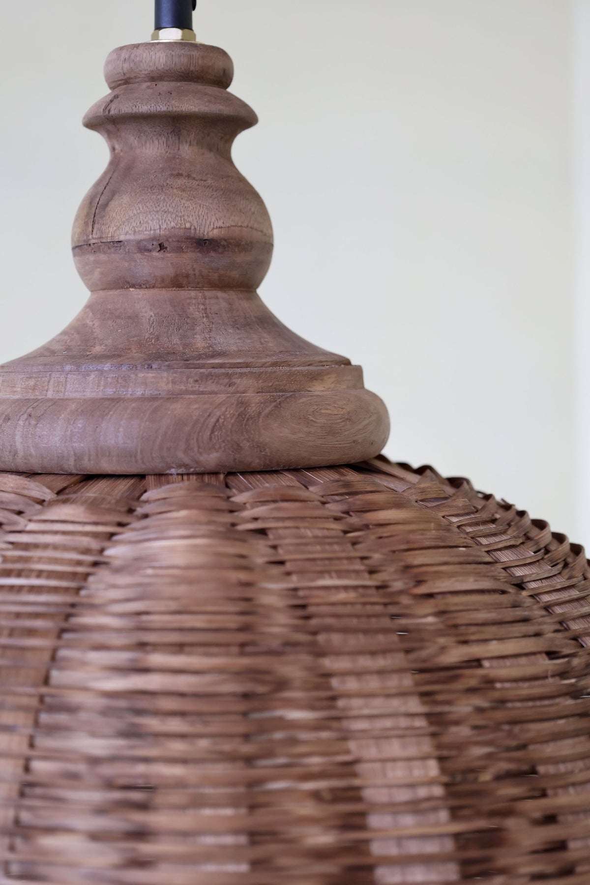 Lampe aus Rattangeflecht mit E27-Fassung, natur