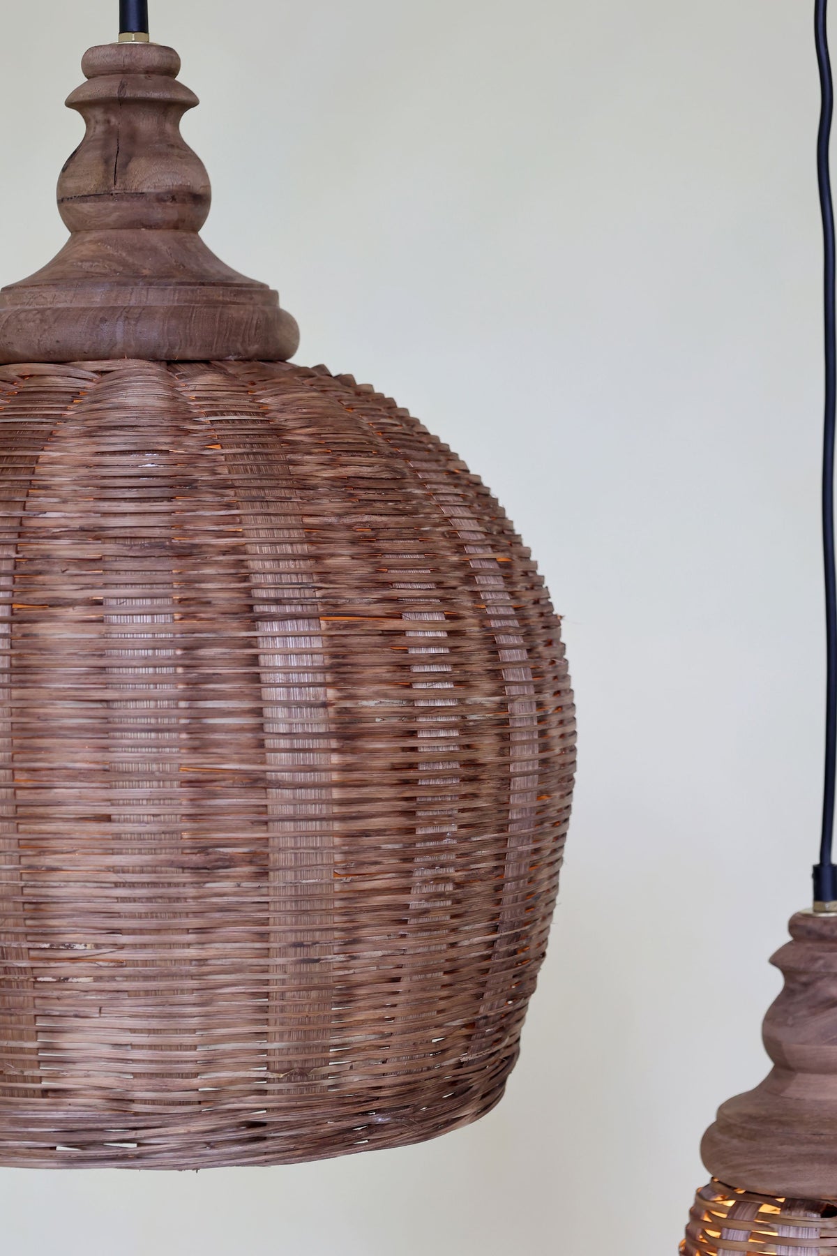 Lampe aus Rattangeflecht mit E27-Fassung, natur