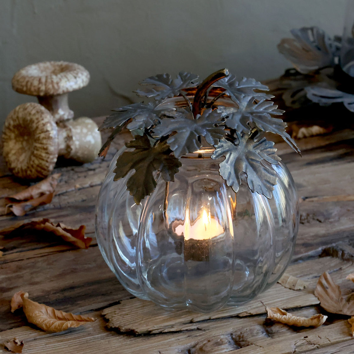 Windlicht aus Glas und Eisen, 17,5 cm hoch, antik messing