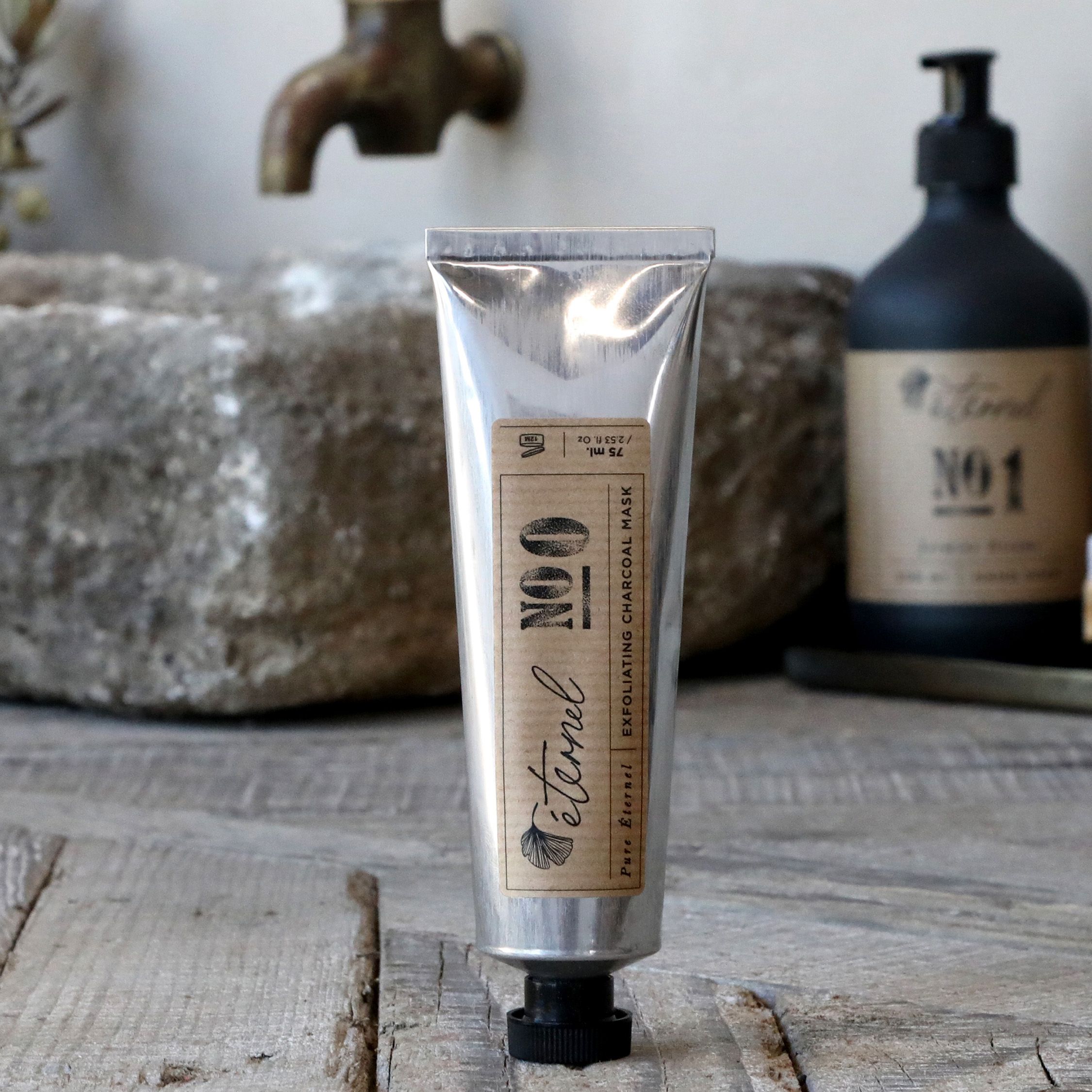 Éternel Holzkohlen-Peeling 75 ml