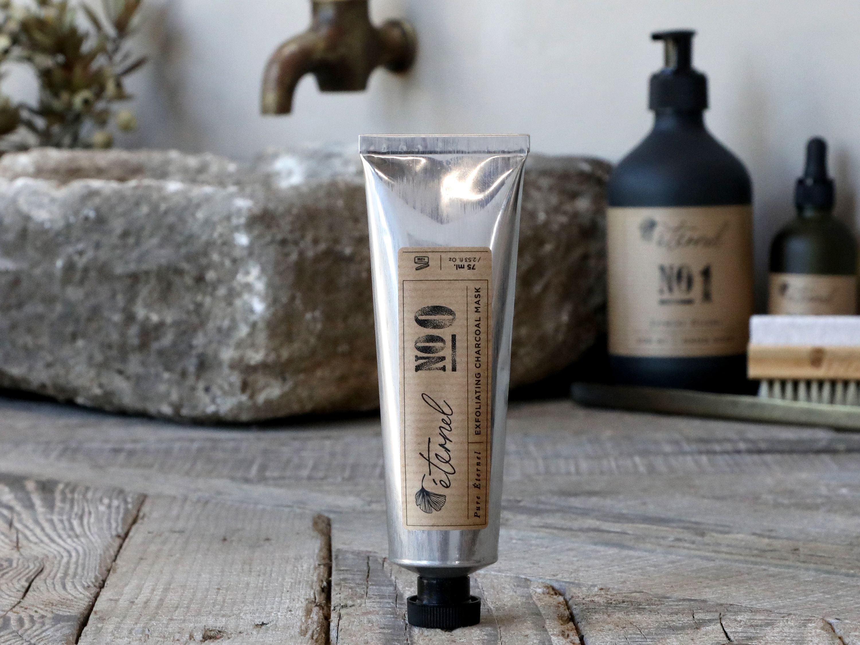 Éternel Holzkohlen-Peeling 75 ml