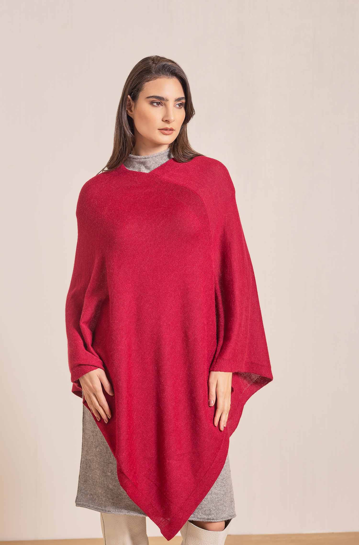 Alpaca basic knitted poncho ALMENDRA KUNA Essentials