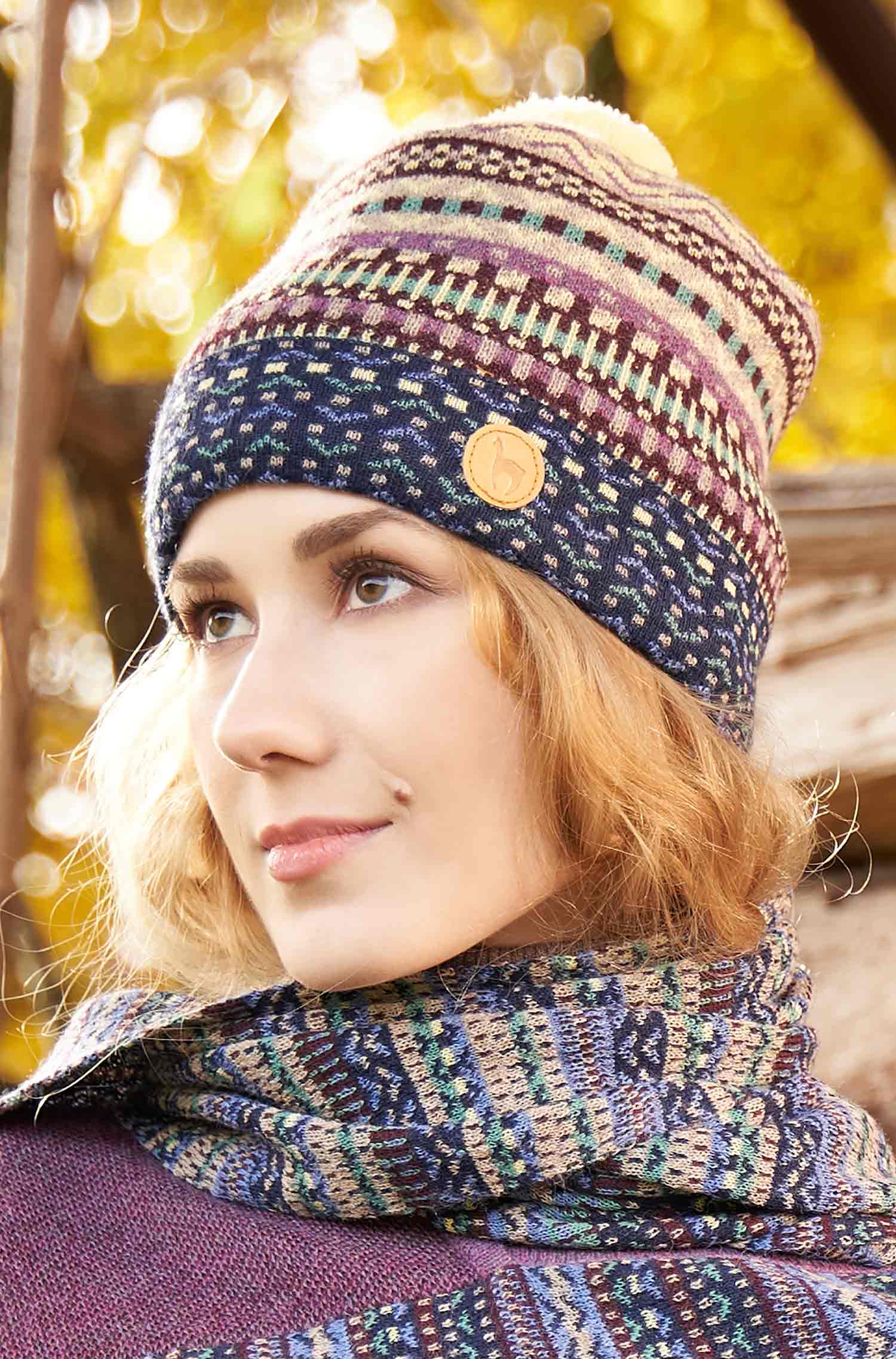 Alpaka Bommel-Mütze DILAYA aus 100% Baby Alpaka