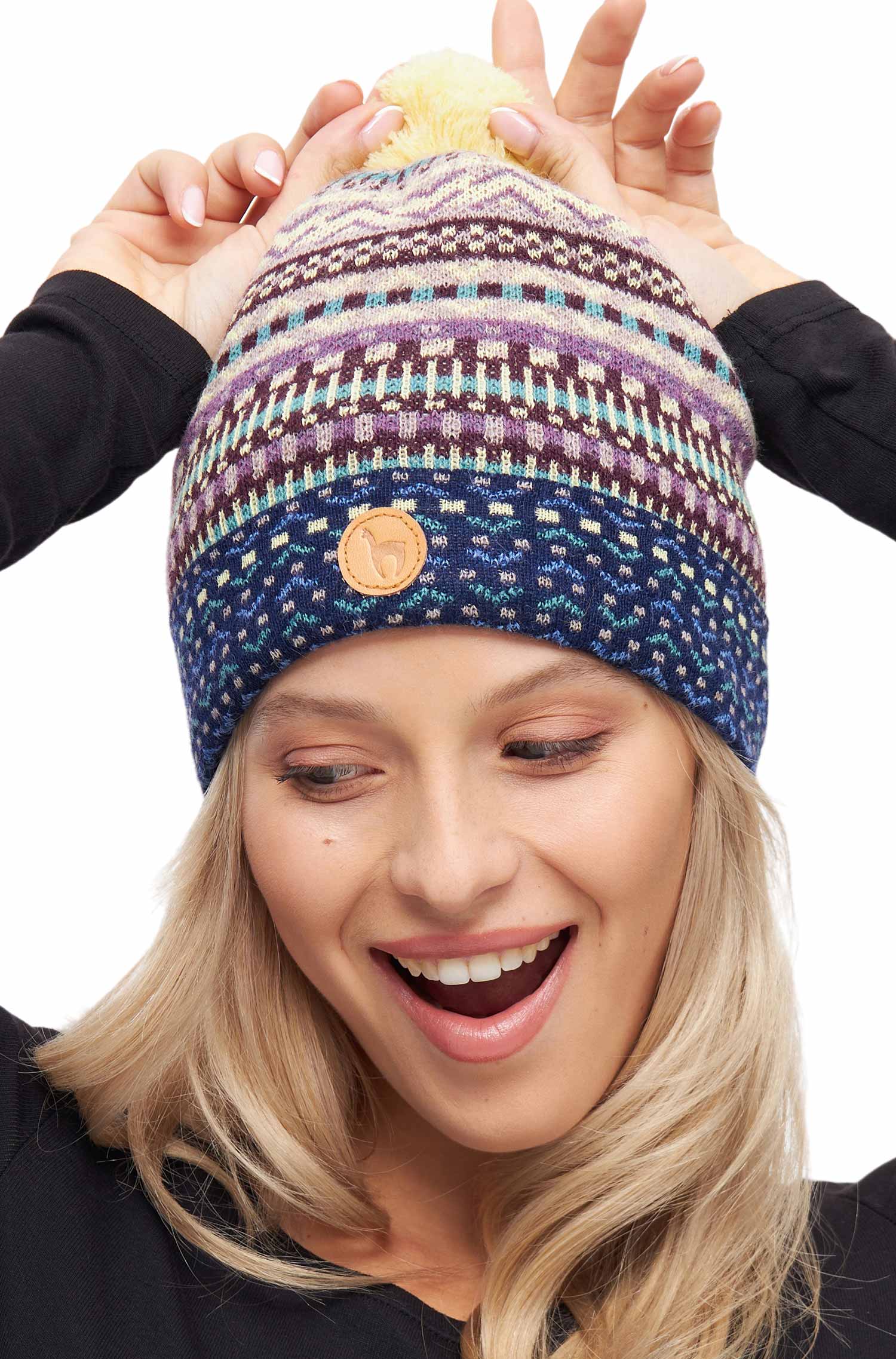 Alpaka Bommel-Mütze DILAYA aus 100% Baby Alpaka