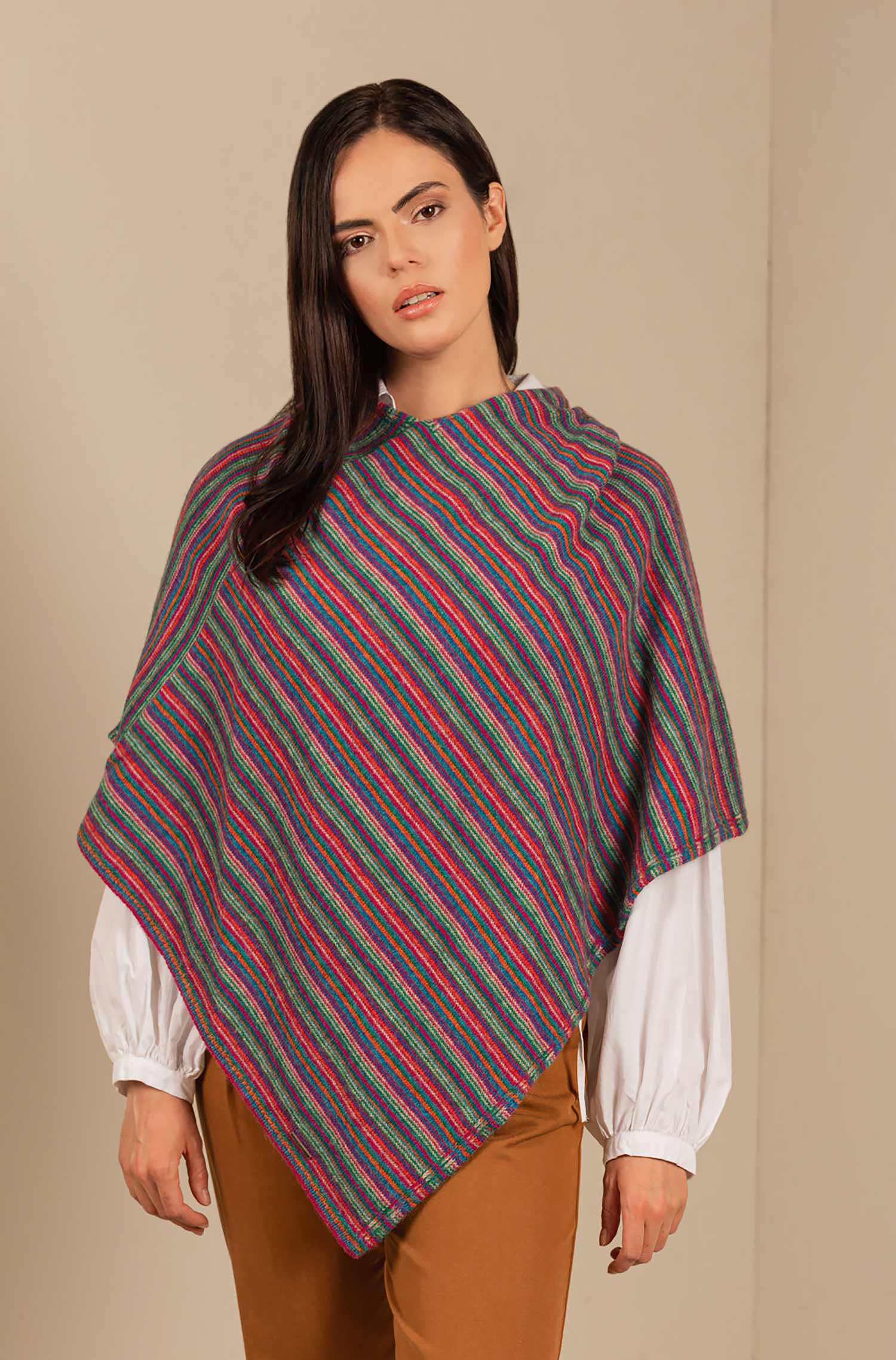 Alpaka Poncho UNEVEN aus 100% Baby Alpaka