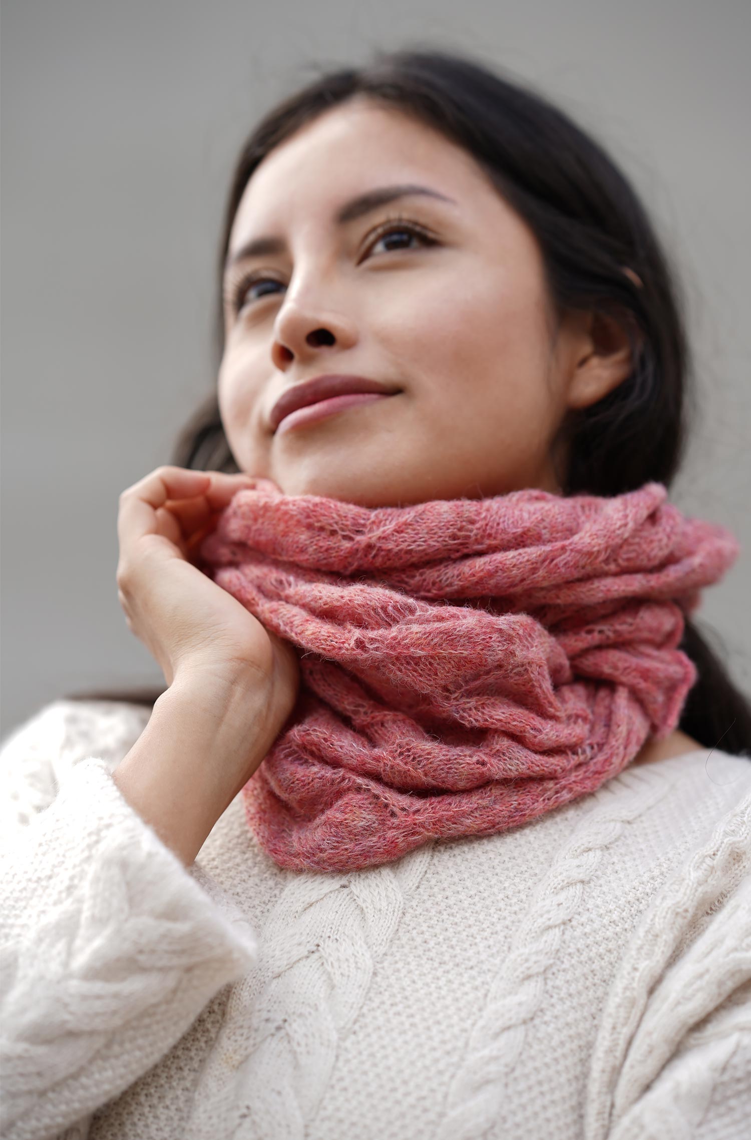 Alpaca ring scarf HADIA made of 55% baby alpaca and 26% merino