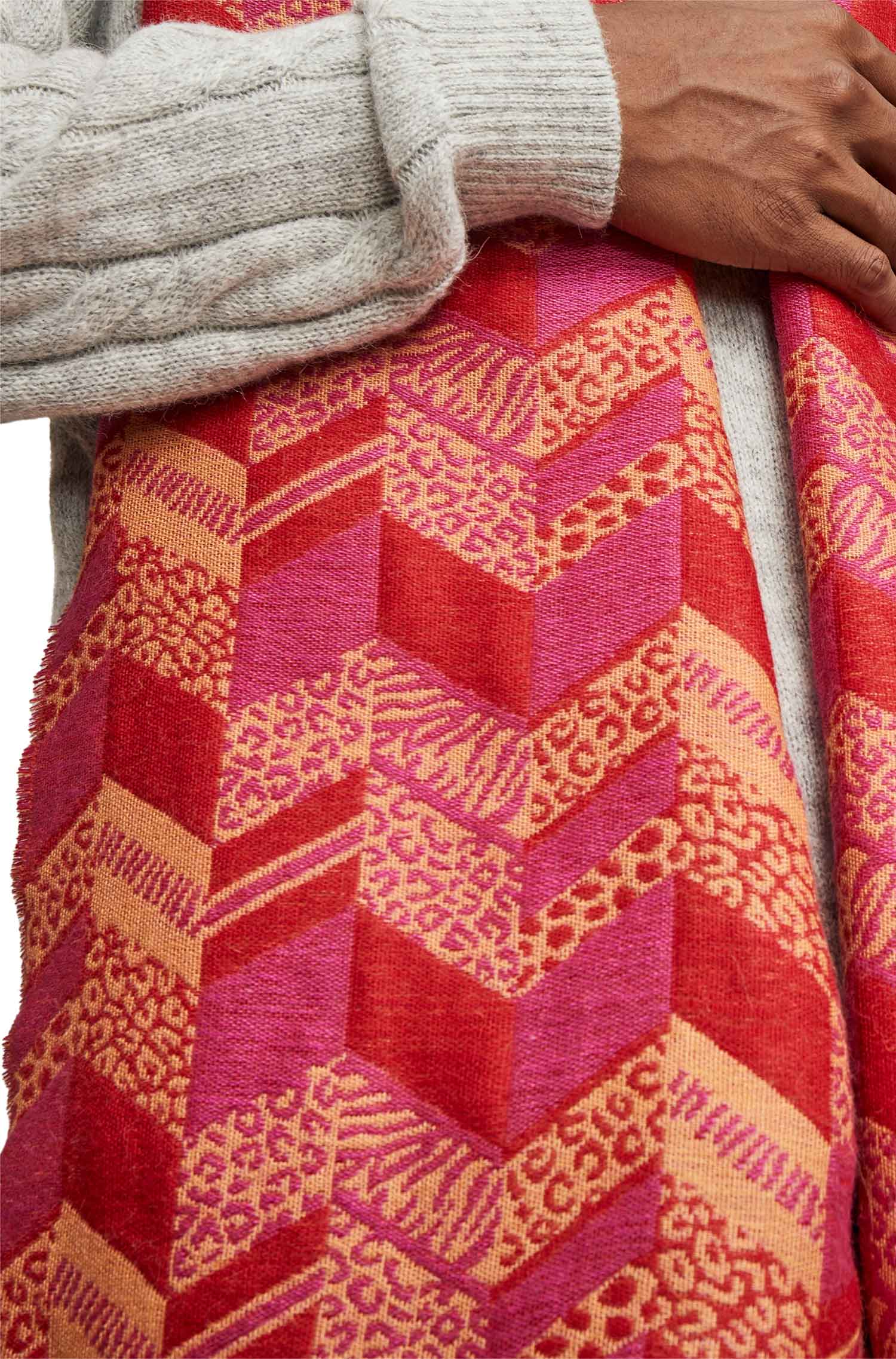 Alpaka Webschal WILDLIFE aus Baby Alpaka & Seide