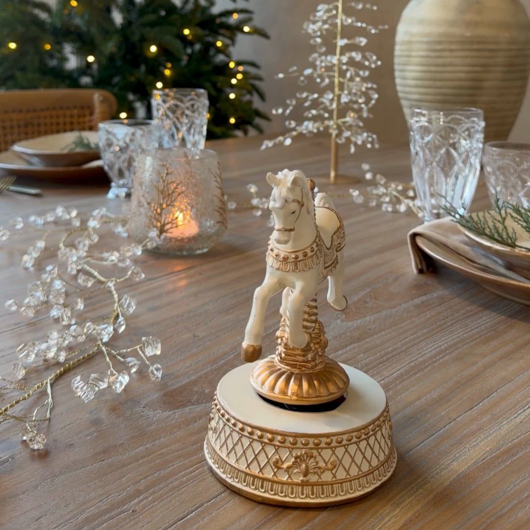 Noël Spieluhr mit Pferd, Polyresin, antique creme, 17,5 cm