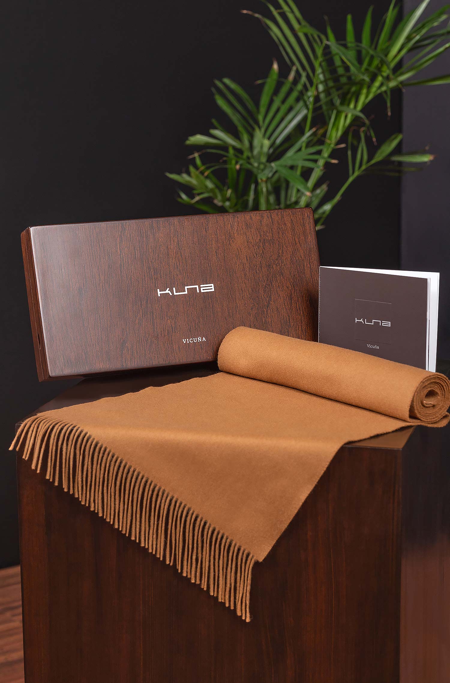 Vikunja Schal BASEL 30 cm x180 cm mit Fransen